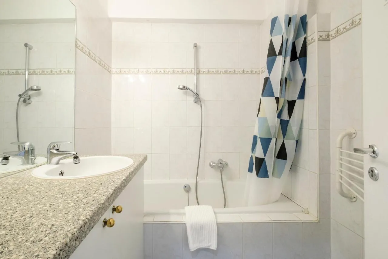 2 Bedrooms Apartment Wolewe-Saint-Lambert Brüsszel Belgium
