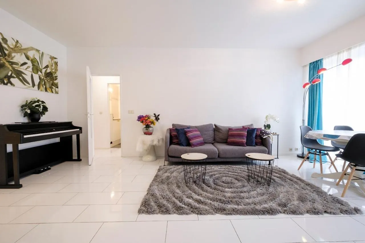 2 Bedrooms Apartment Wolewe-Saint-Lambert Brüsszel