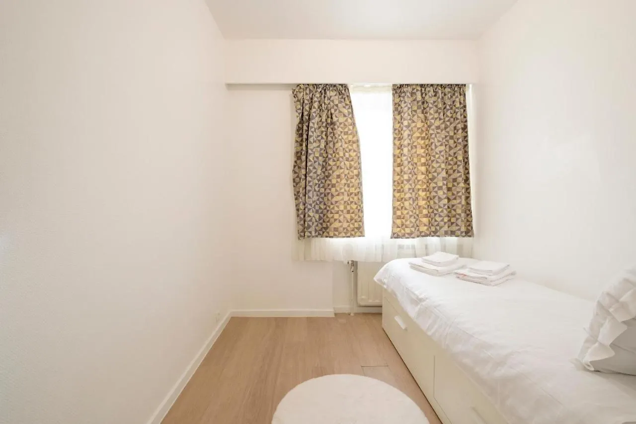 2 Bedrooms Apartment Wolewe-Saint-Lambert Brüsszel