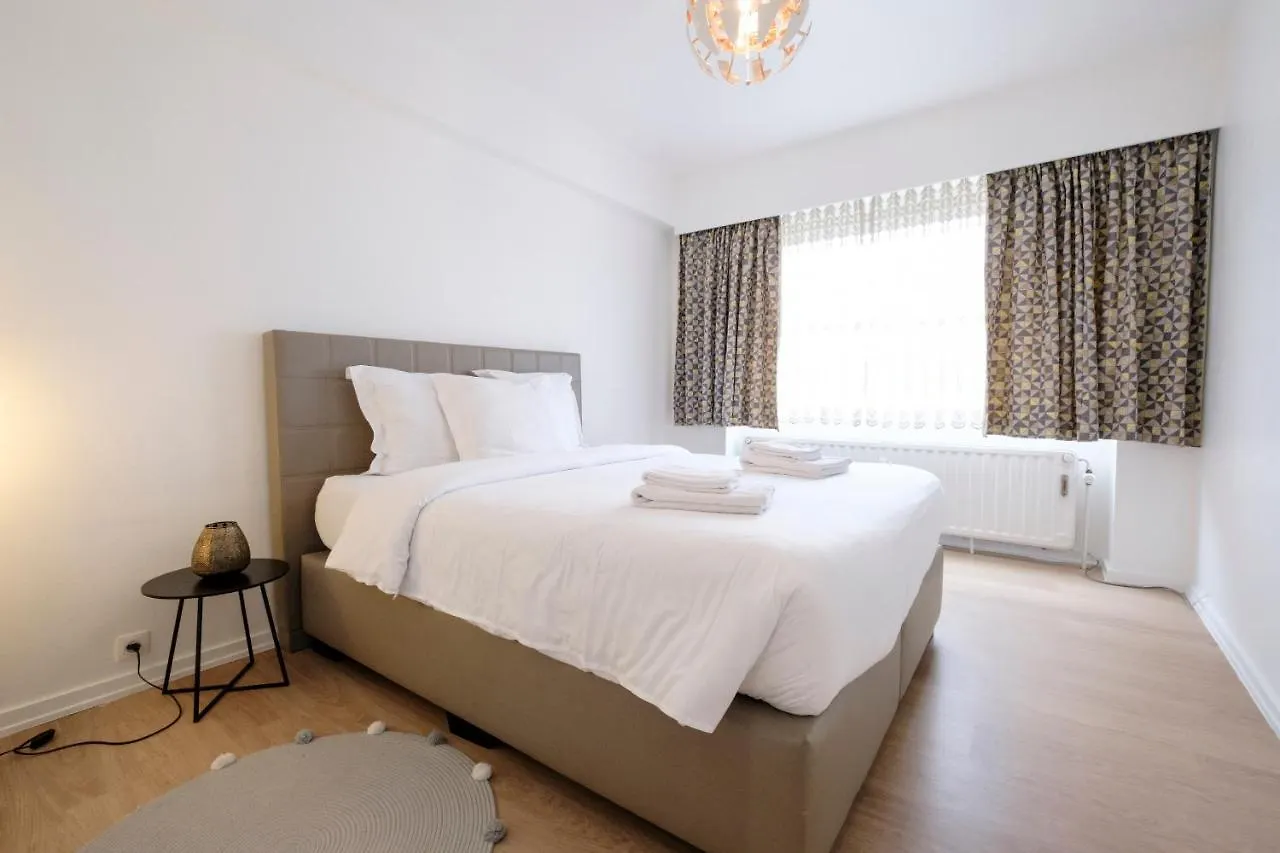 2 Bedrooms Apartment Wolewe-Saint-Lambert Brüsszel